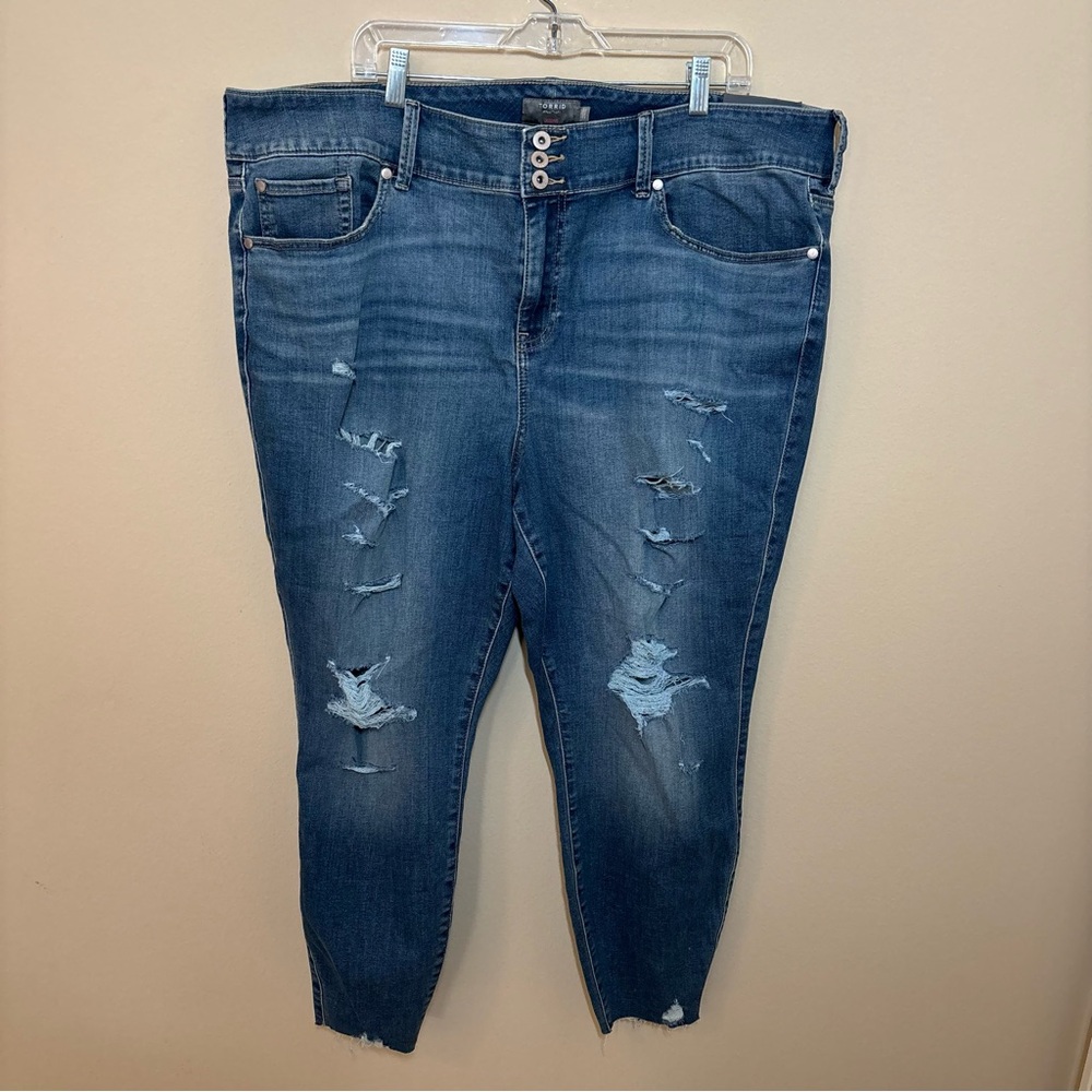 Torrid jeggings Skinny Jeans Distressed high rise andromeda denim